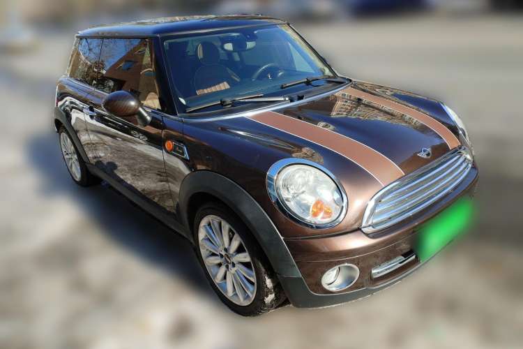 Used MINI 2010 1.6L COOPER 50 Mayfair Front Right 45 Deg