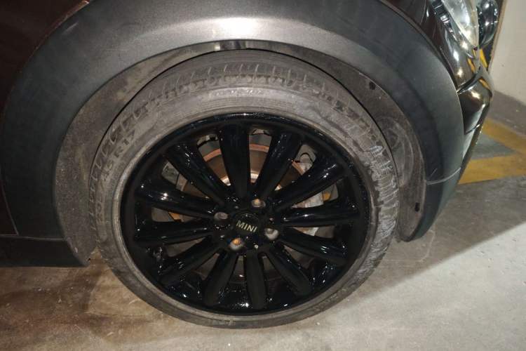 Used MINI 2010 1.6L COOPER 50 Mayfair Right Front Wheel Hub