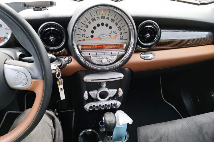 Used MINI 2010 1.6L COOPER 50 Mayfair Audio And AC Panel