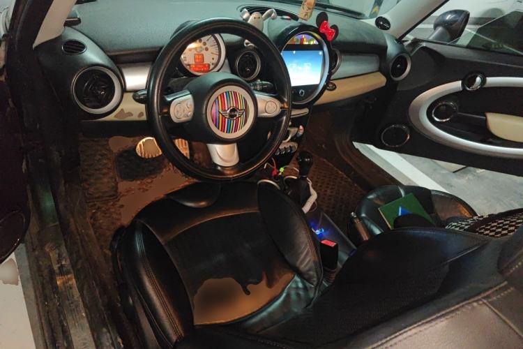 Used MINI 2010 1.6L COOPER 50 Mayfair Center Console
