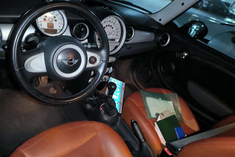 Used MINI 2010 1.6L COOPER Cheer Center Console