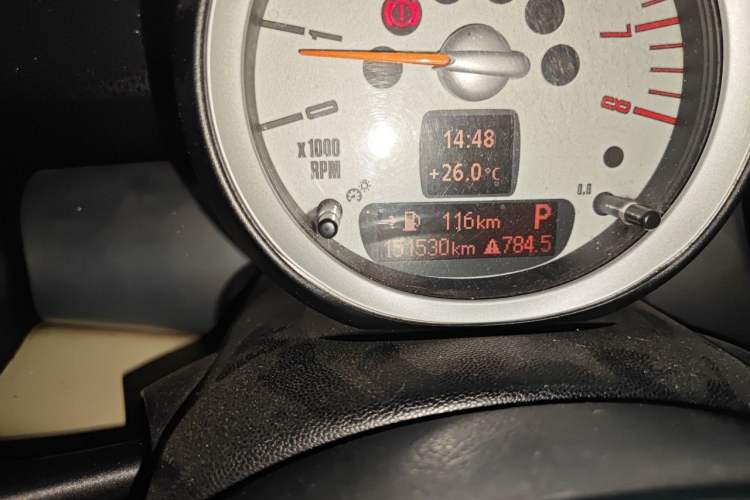 Used MINI 2010 1.6L COOPER 50 Mayfair Odometer Close Up