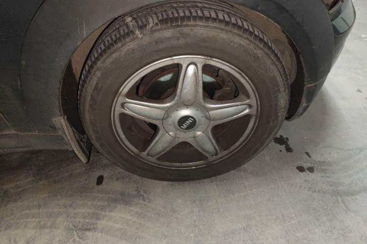 Used MINI 2010 1.6L COOPER 50 Mayfair Right Front Wheel Hub