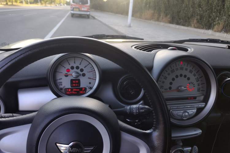 Used MINI 2010 1.6L COOPER Cheer Instrument Cluster