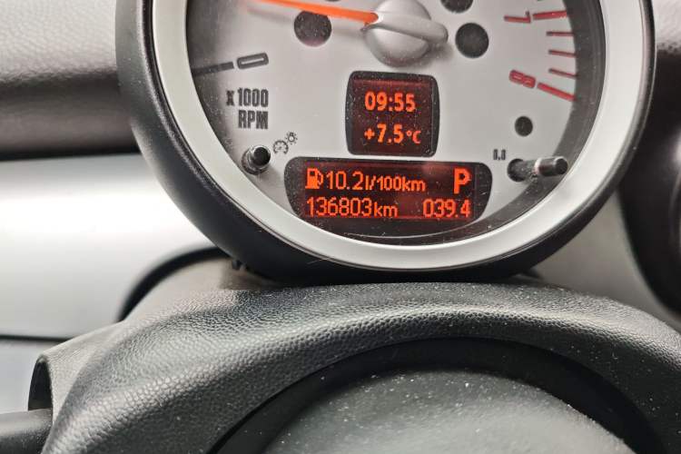 Used MINI 2010 1.6L COOPER Cheer Odometer Close Up