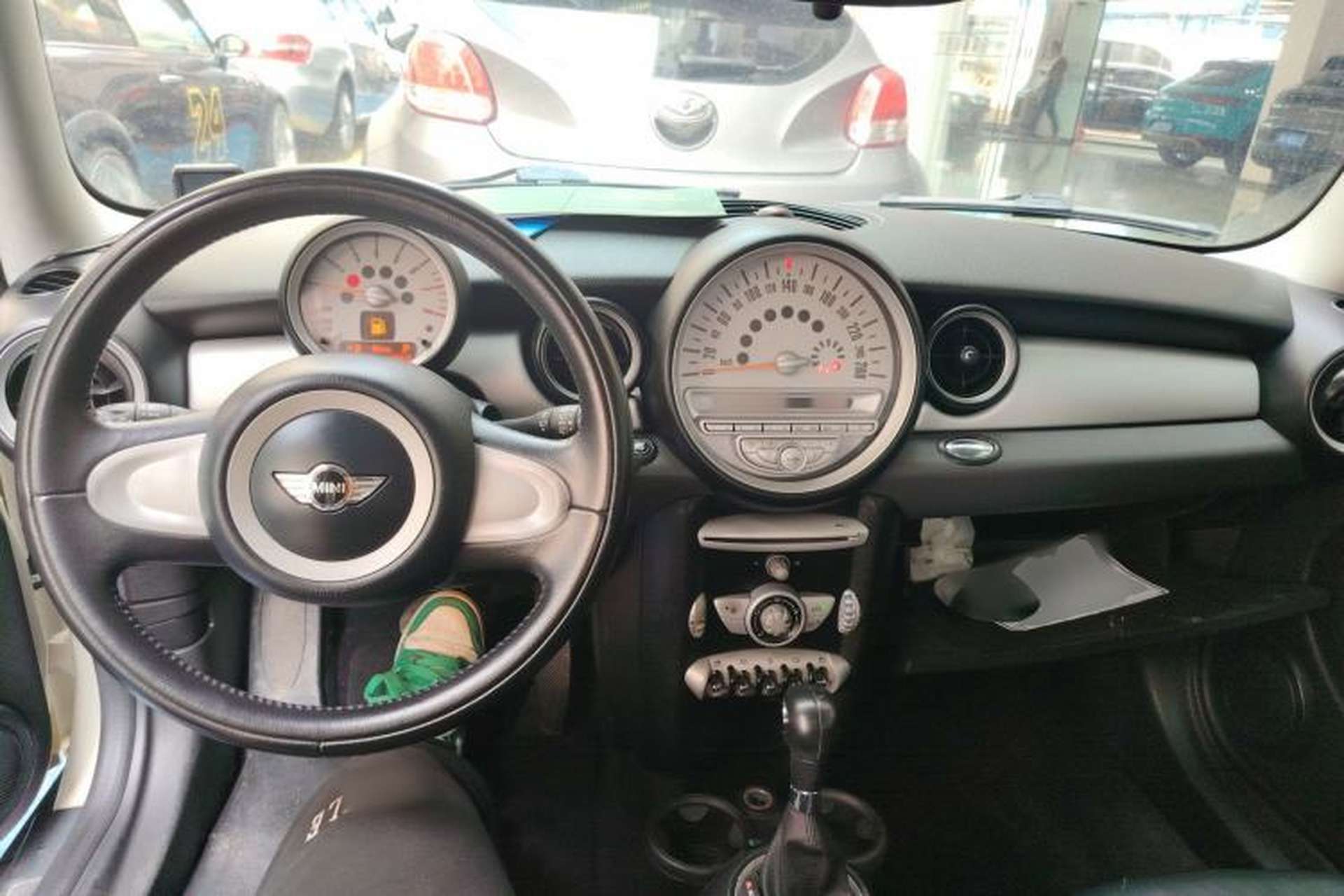 Used MINI 2010 1.6L COOPER Cheer Center Console