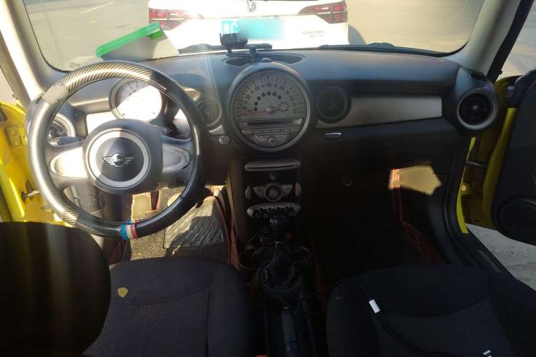 Used MINI 2010 1.6L COOPER Cheer Center Console