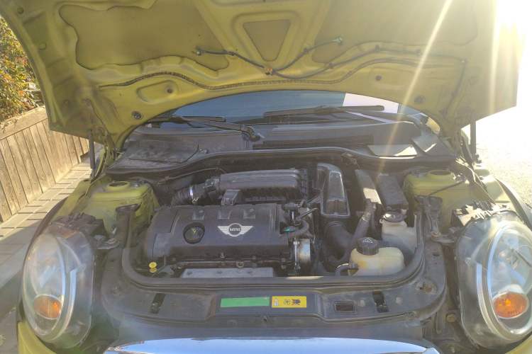 Used MINI 2010 1.6L COOPER Cheer Engine Bay