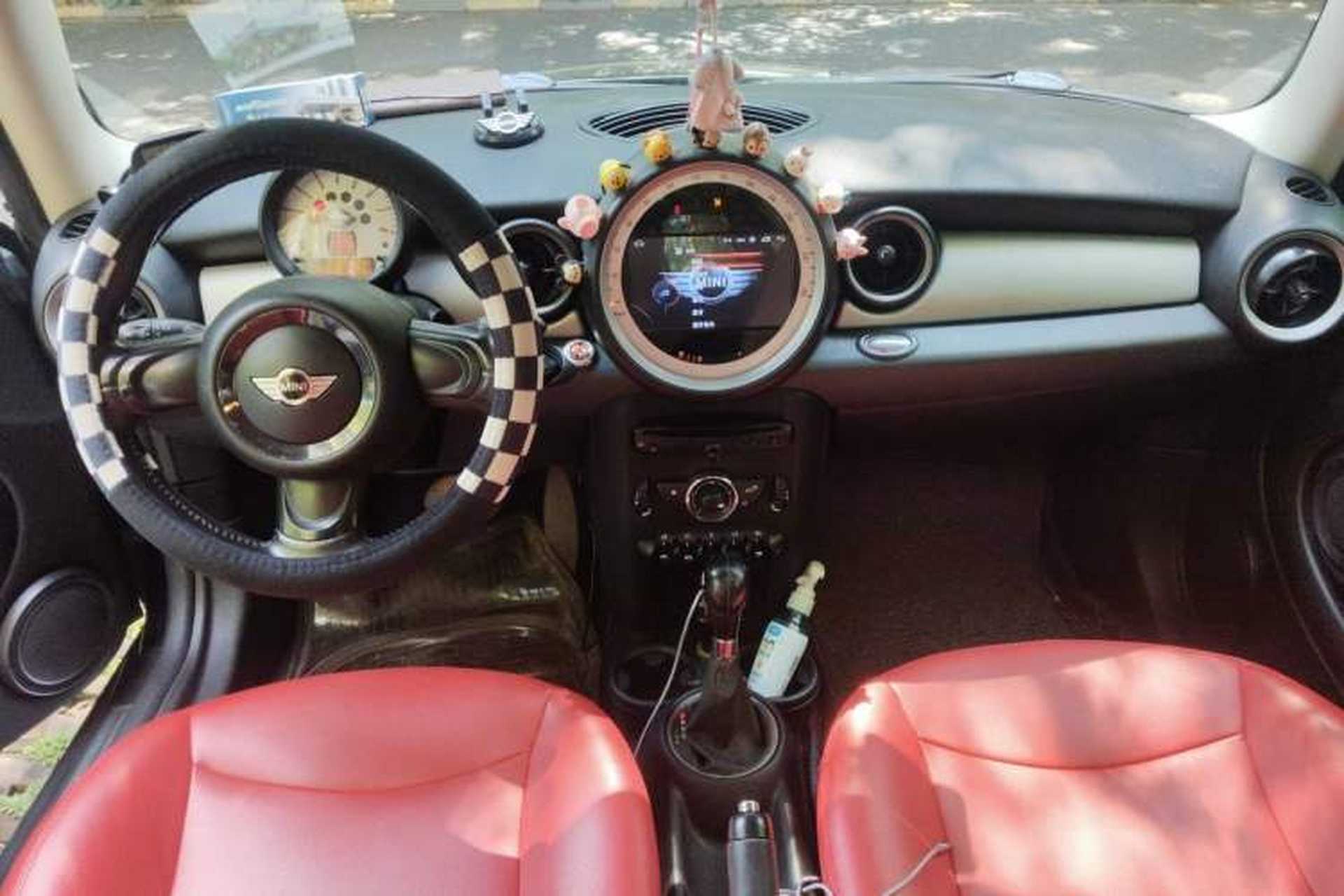Used MINI 2011 1.6L ONE Center Console