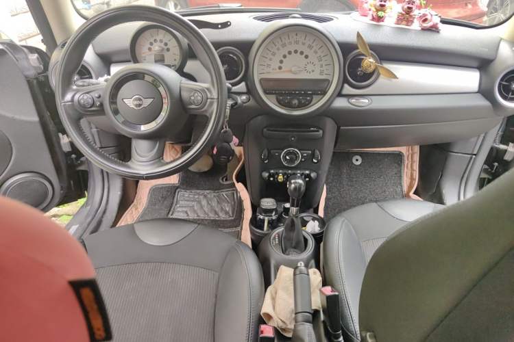 Used MINI 2011 1.6L COOPER Fun Center Console