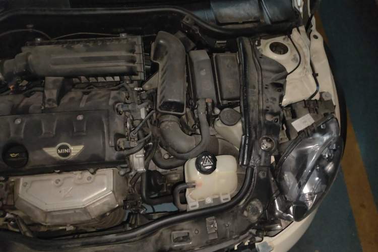Used MINI 2011 1.6L COOPER Excitement Engine Bay Left