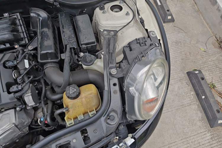 Used MINI 2011 1.6L COOPER Fun Engine Bay Left