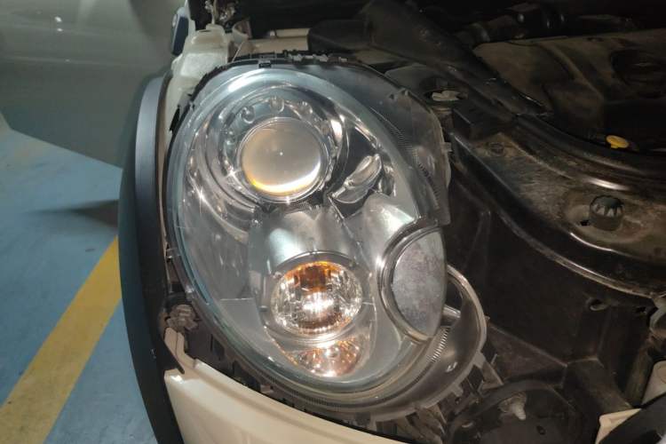 Used MINI 2011 1.6L COOPER Excitement Right Front Headlight