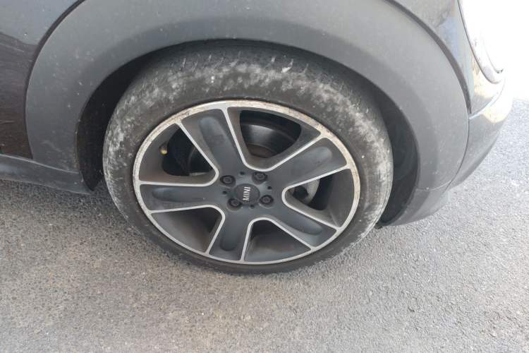 Used MINI 2011 1.6L ONE Right Front Wheel Hub