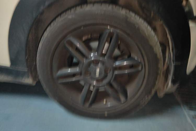 Used MINI 2011 1.6L COOPER Excitement Right Front Wheel Hub