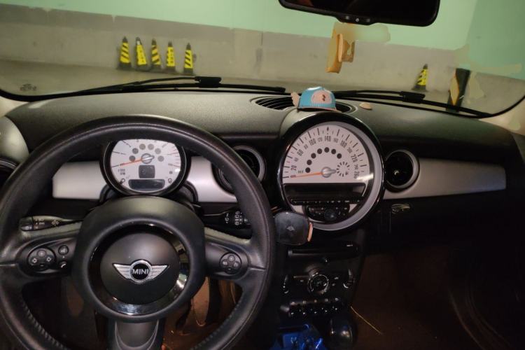 Used MINI 2011 1.6L COOPER Fun Center Console