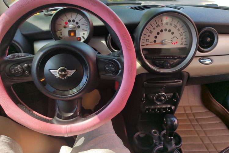 Used MINI 2011 1.6L COOPER Fun Center Console