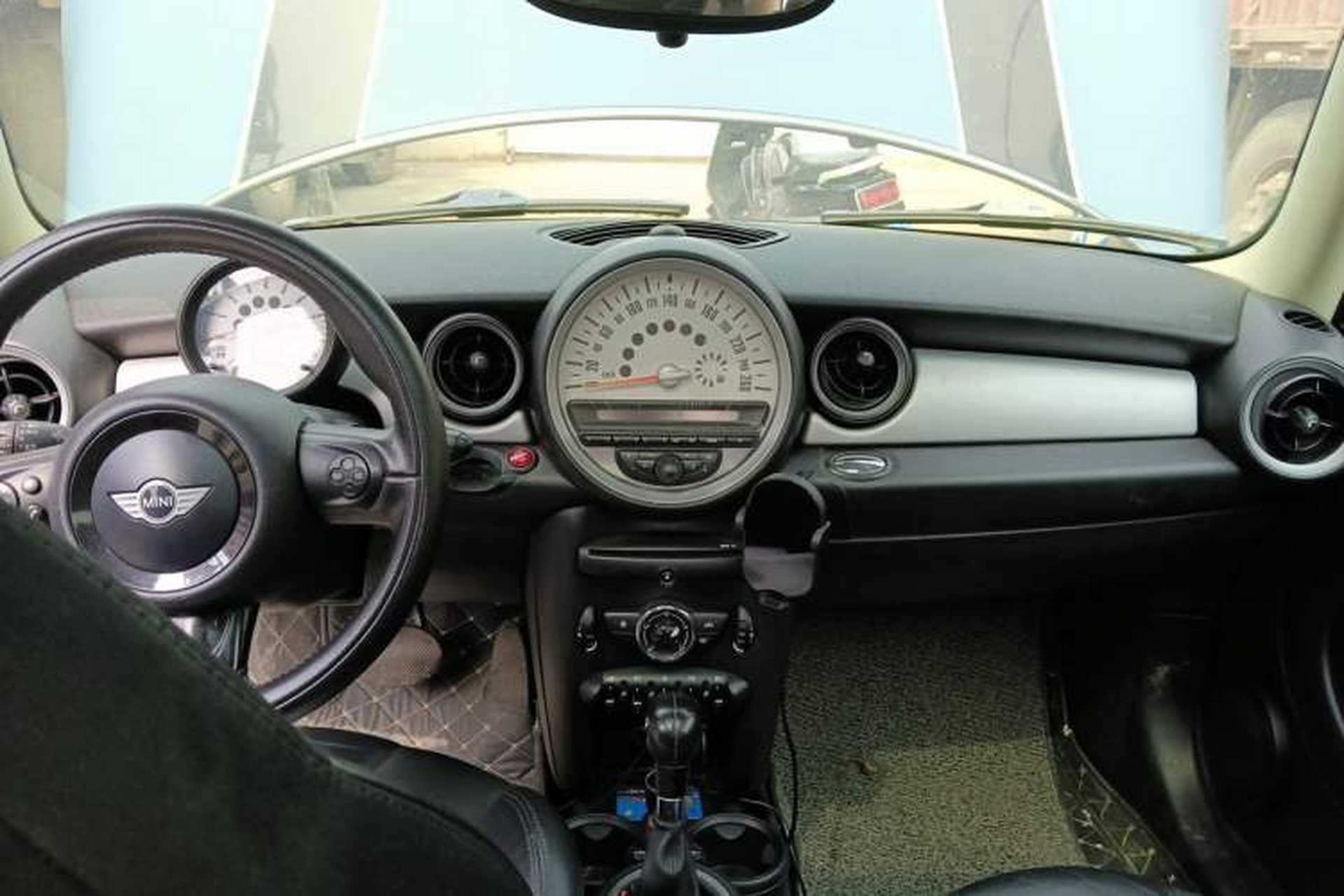 Used MINI 2011 1.6L COOPER Fun Center Console