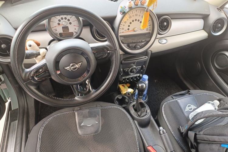 Used MINI 2011 1.6L ONE Center Console