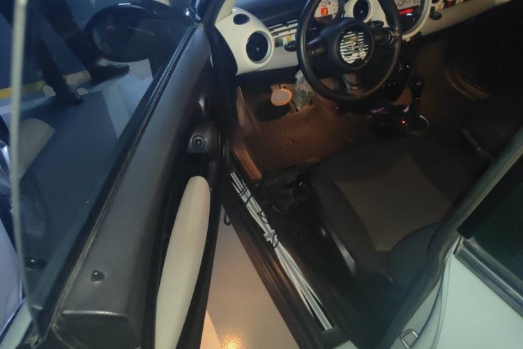 Used MINI 2011 1.6L ONE Driver Seat
