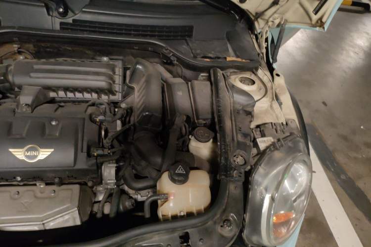 Used MINI 2011 1.6L COOPER Fun Engine Bay Left