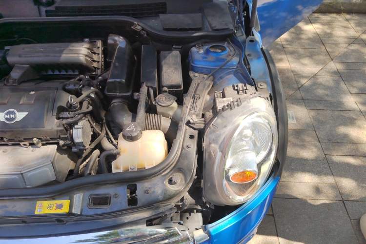 Used MINI 2011 1.6L COOPER Fun Engine Bay Left