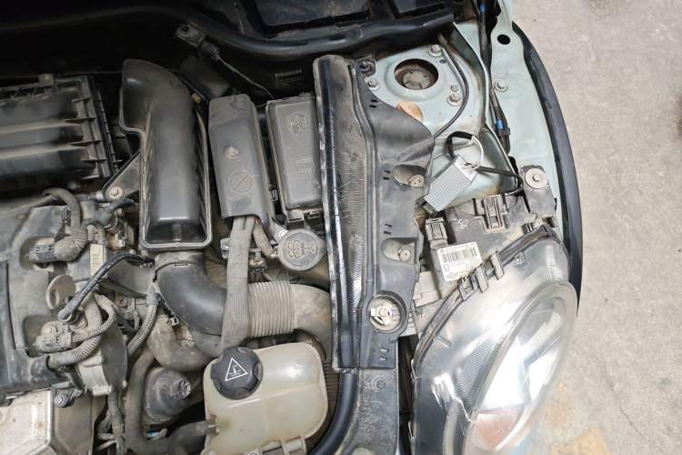 Used MINI 2011 1.6L COOPER Fun Engine Bay Left