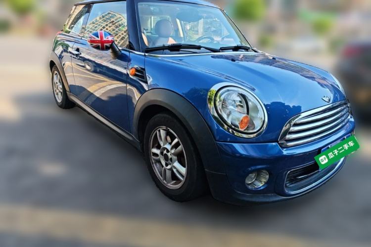 Used MINI 2011 1.6L ONE Front Right 45 Deg