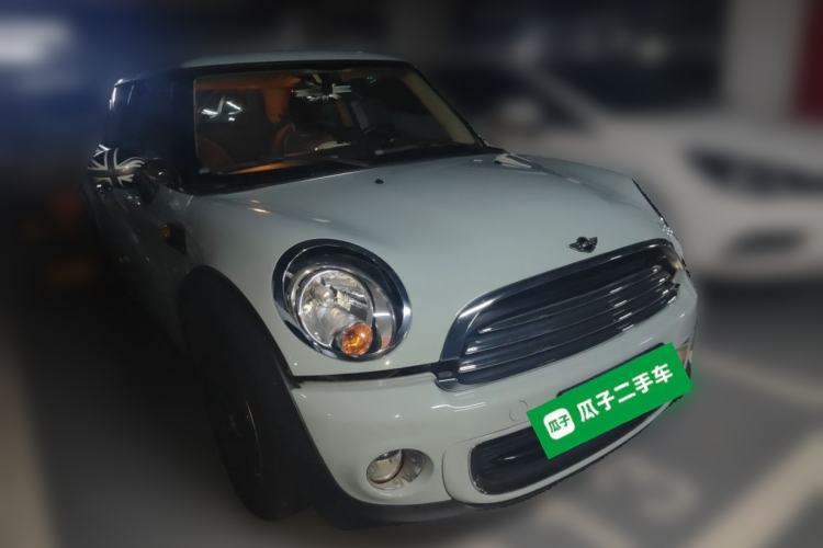 Used MINI 2011 1.6L ONE Front Right 45 Deg