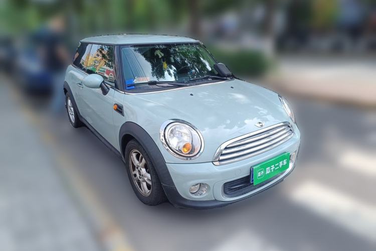 Used MINI 2011 1.6L ONE Front Right 45 Deg