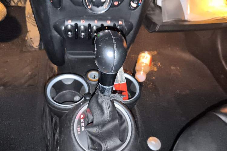 Used MINI 2011 1.6L COOPER Fun Gear Lever