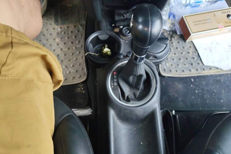 Used MINI 2011 1.6L COOPER Fun Gear Lever
