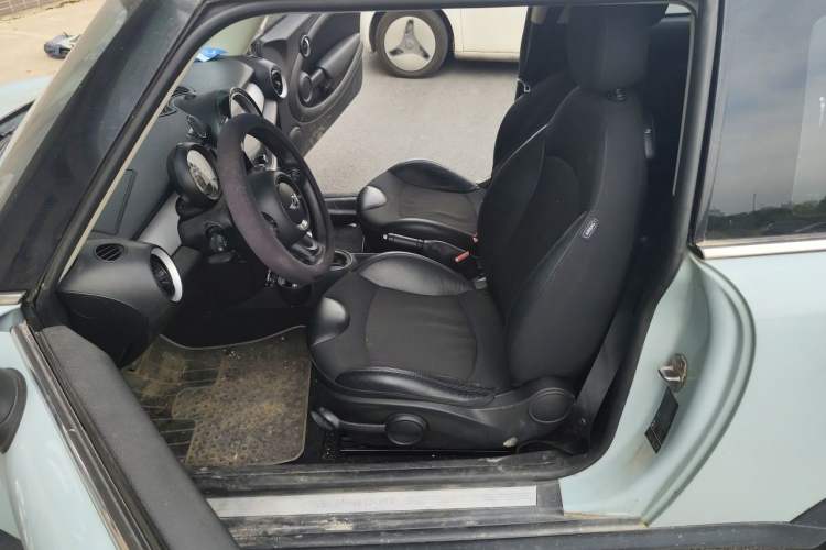 Used MINI 2011 1.6L COOPER Fun Left Front Seat