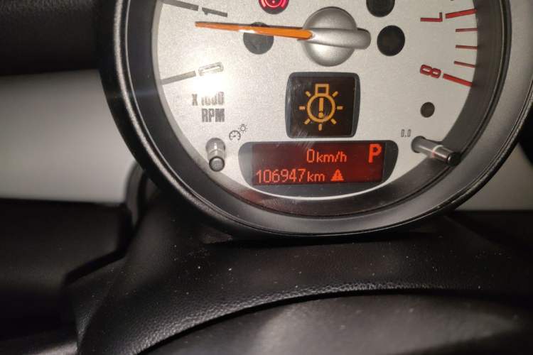 Used MINI 2011 1.6L COOPER Fun Odometer Close Up