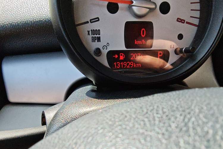 Used MINI 2011 1.6L ONE Odometer Close Up