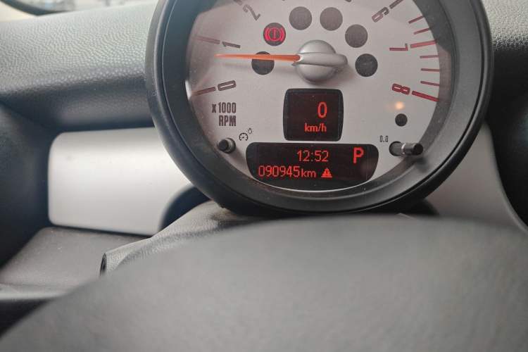 Used MINI 2011 1.6L COOPER Fun Odometer Close Up