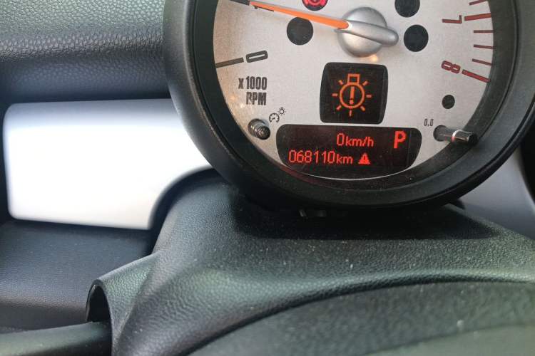 Used MINI 2011 1.6L ONE Odometer Close Up