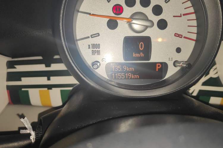 Used MINI 2011 1.6L ONE Odometer Close Up