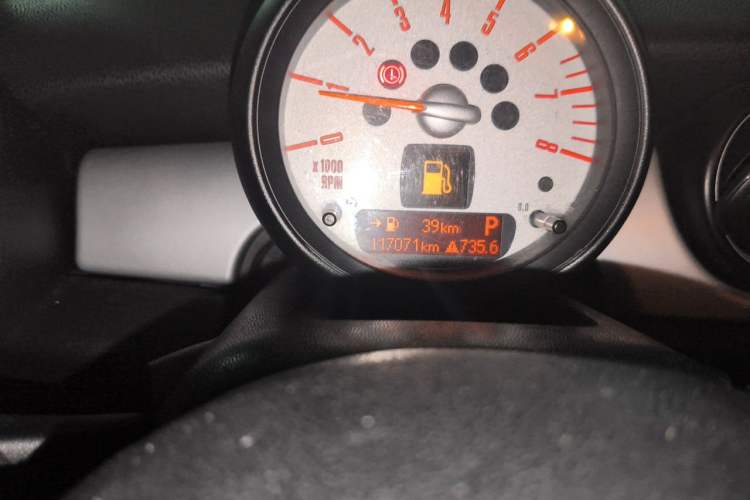 Used MINI 2011 1.6L COOPER Fun Odometer Close Up