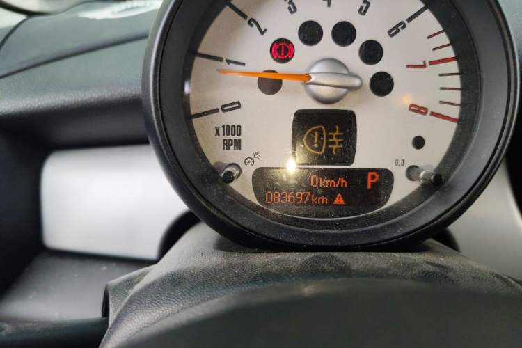 Used MINI 2011 1.6L COOPER Fun Odometer Close Up