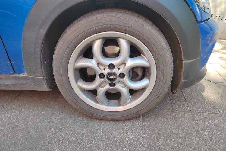 Used MINI 2011 1.6L COOPER Fun Right Front Wheel Hub