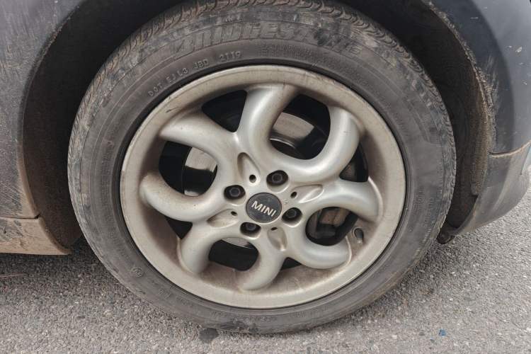 Used MINI 2011 1.6L COOPER Fun Right Front Wheel Hub