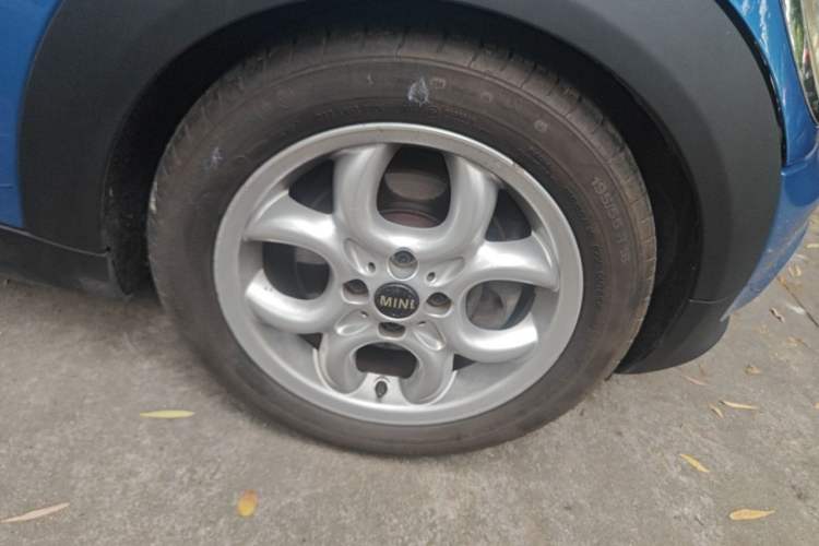 Used MINI 2011 1.6L COOPER Fun Right Front Wheel Hub