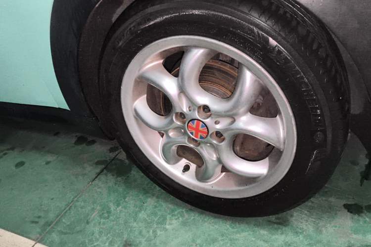 Used MINI 2011 1.6L COOPER Fun Right Front Wheel Hub