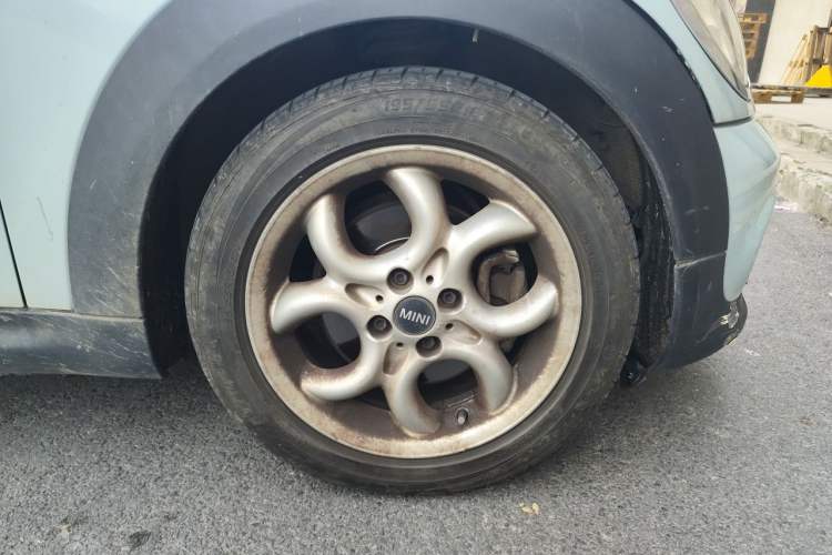 Used MINI 2011 1.6L COOPER Fun Right Front Wheel Hub