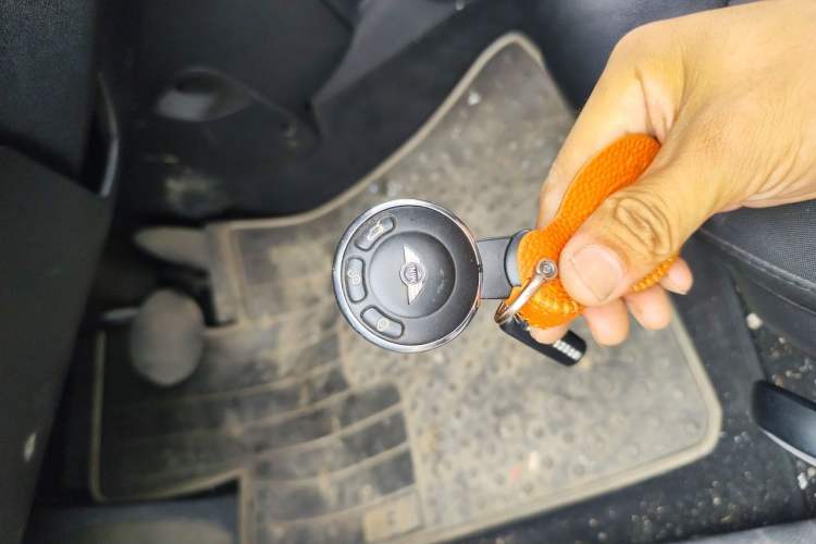Used MINI 2011 1.6L COOPER Fun Vehicle Key
