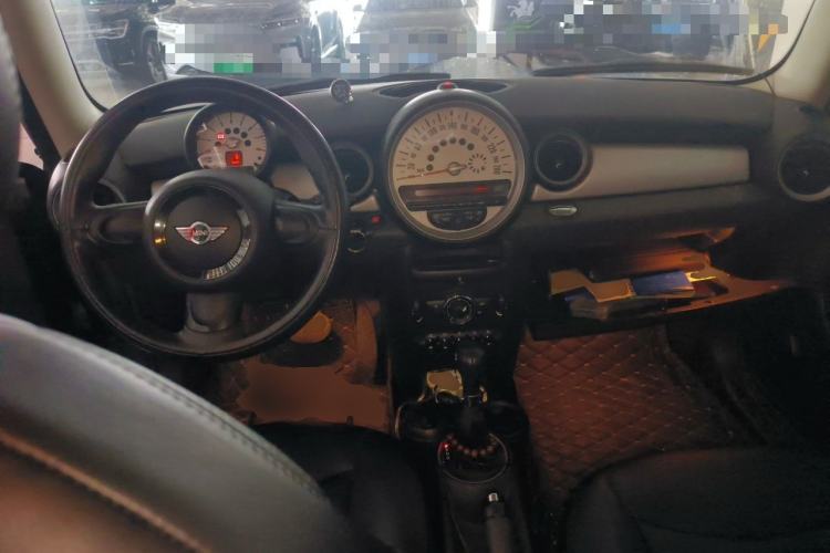 Used MINI 2011 1.6L ONE Center Console