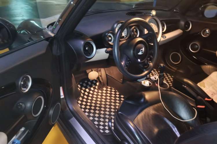 Used MINI 2011 1.6L COOPER CABRIO Driver Seat