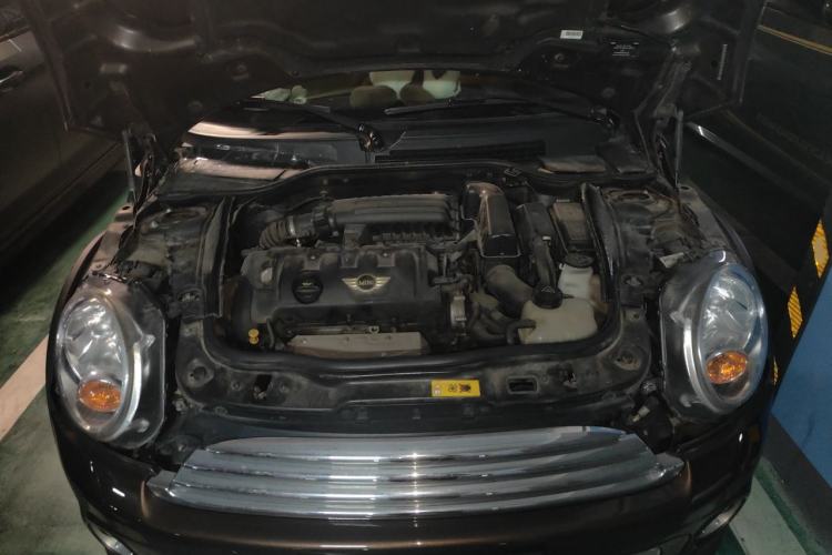 Used MINI 2011 1.6L COOPER Fun Engine Bay