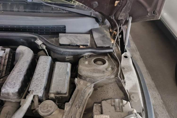 Used MINI 2011 1.6L ONE Engine Bay Left